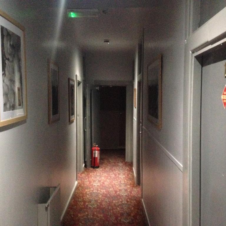 Peek-A-Booze - Budget Hotel - Adults Only Blackpool Eksteriør billede